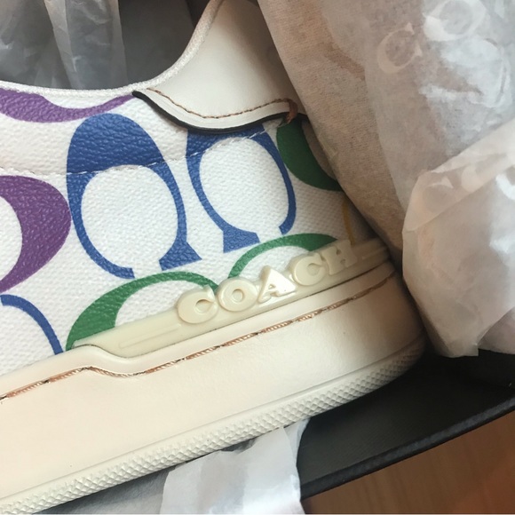 🌈 Coach Clip Low Top Sneaker In Rainbow Signature Canvas - Picture 15 of 16